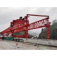 220吨架桥机定期保养检查作业